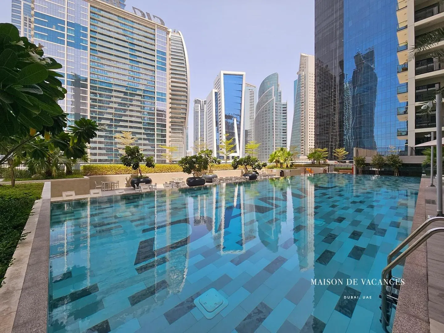 Cozy 1 Bedroom In Business Bay Dubaj